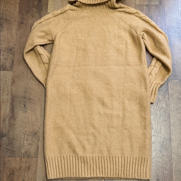Banana Republic Camel Cable Knit Turtleneck Sweater - Picture 8 of 8